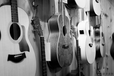 音乐的魅力，让你心动：如何通过装修设计打造一个充满创意的乐器店铺空间
